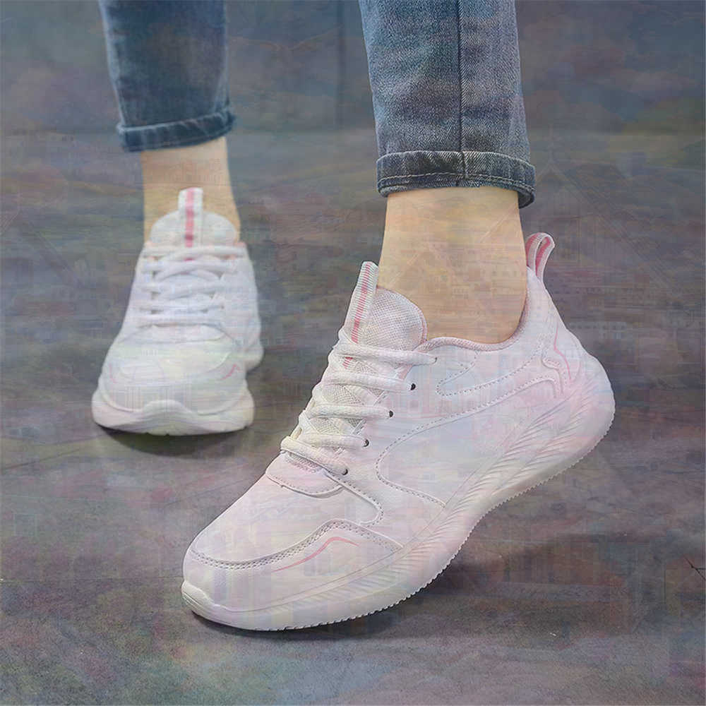 Tech Accessories Names - Maat 44, lage retro schoenen, herenwandelschoenen,